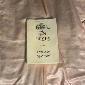 Girl In Pieces- Kathleen Glasgow